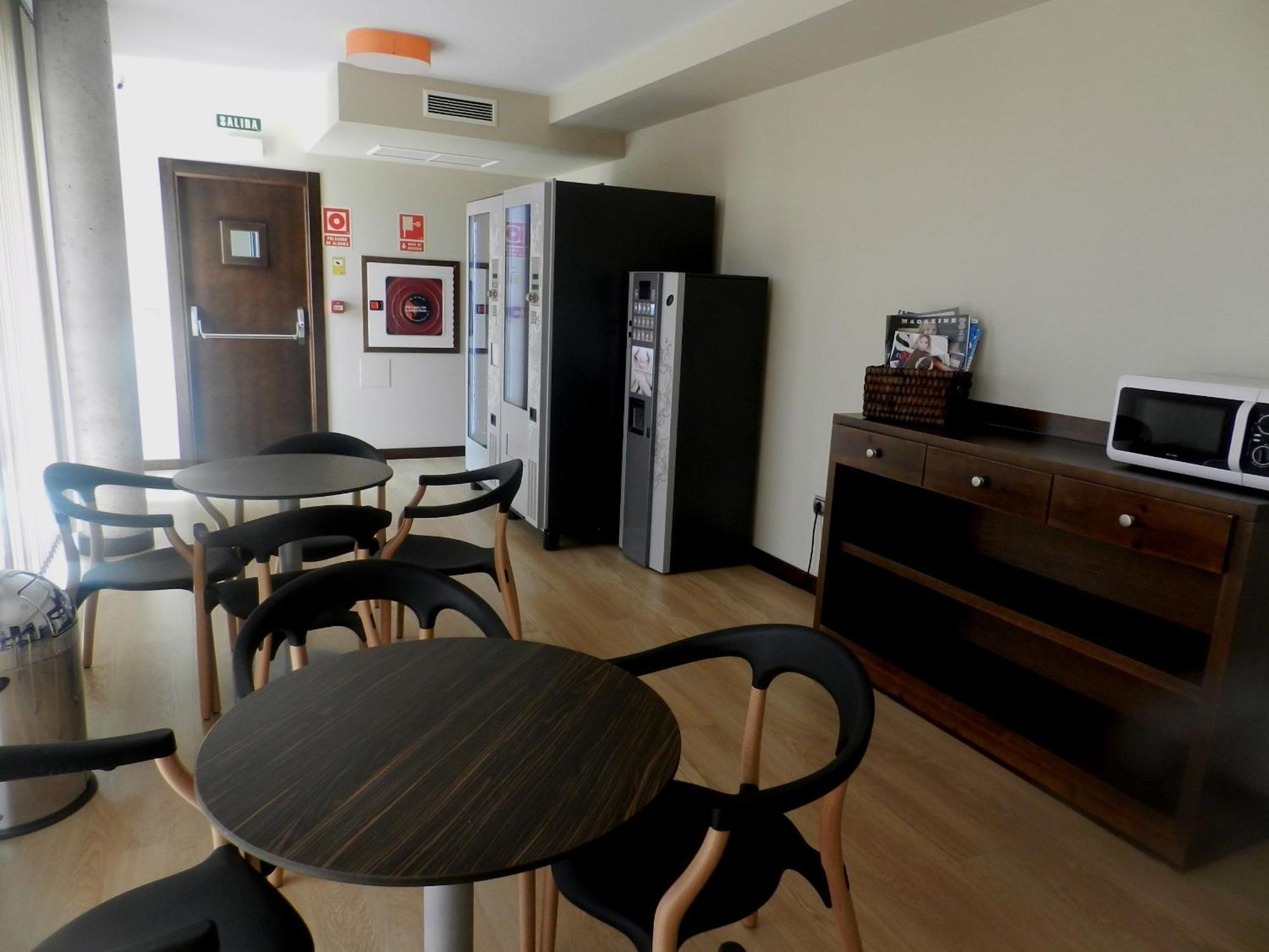 Hotel Rio Hortega Valladolid Exteriör bild
